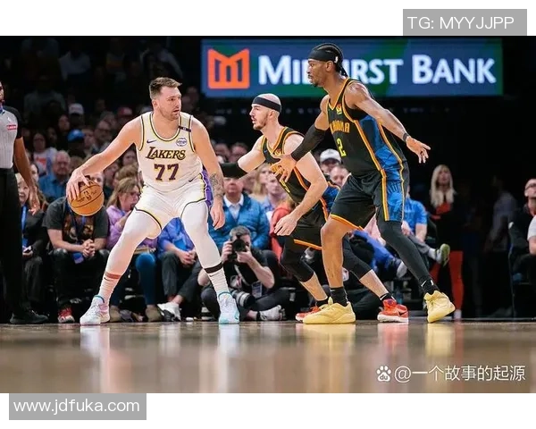 湖人队与雷霆队二月五日精彩对决全景回顾与赛后分析 湖人队与雷霆队二月五日精彩对决全景回顾与赛后分析