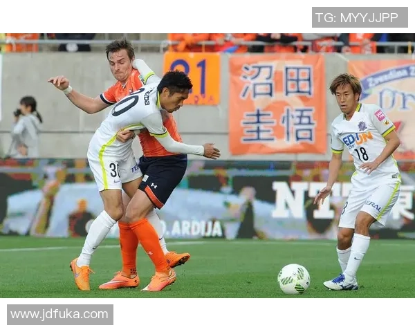 町田泽维亚与琉球FC激战正酣比赛结果揭晓引发热议
