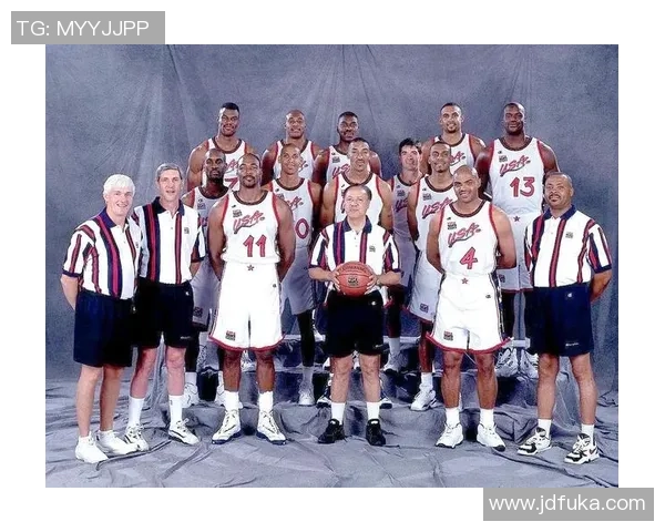 奥克利:巴克利总说他人抱团,但他早在1996年就跟大梦皮蓬抱过团了 奥克利:巴克利总说他人抱团,但他早在1996年就跟大梦皮蓬抱过团了