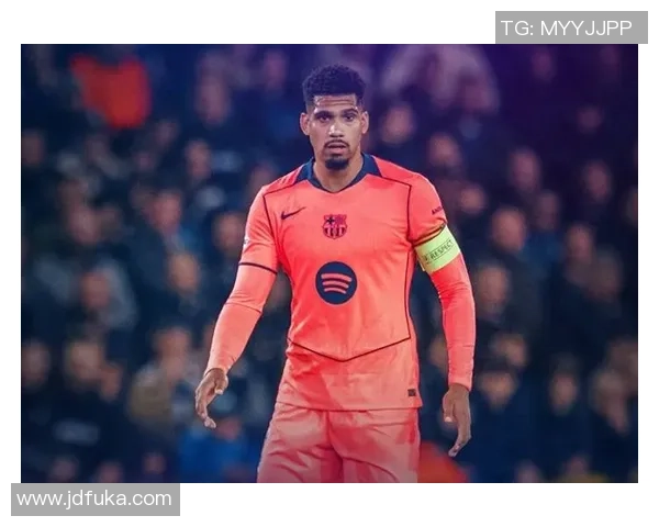 欧冠4场丢7球！亨利尖锐批评巴萨：防卫太烂 这么踢别想夺冠